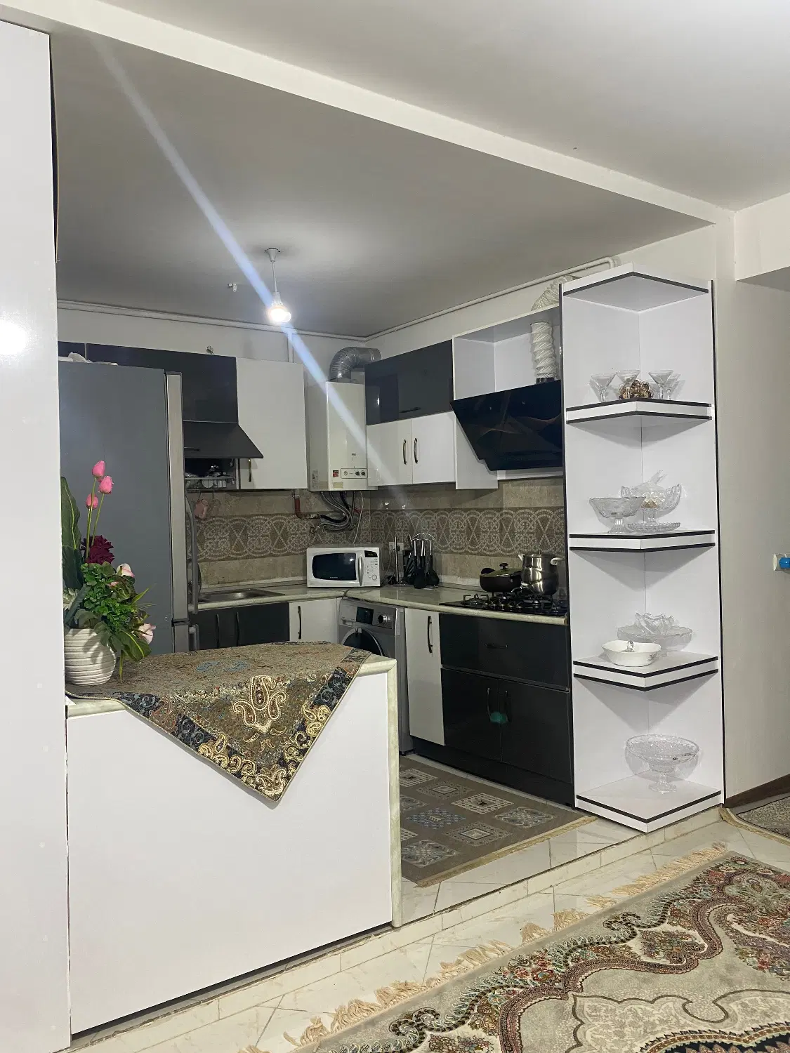 آپارتمان ۸۵ متری شیک و مرتب
