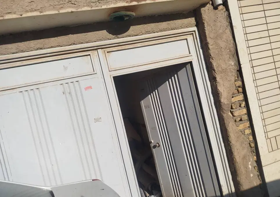 اتاق انباری...
