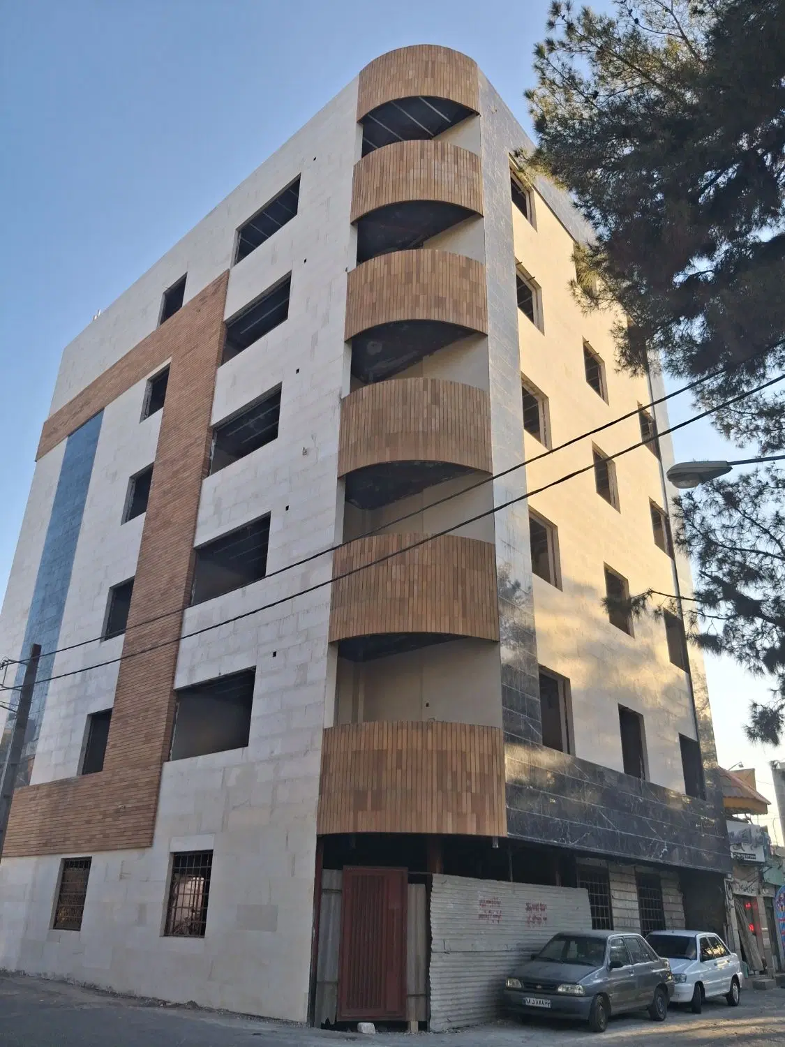 واحد۱۰۵ متری مدرس۷