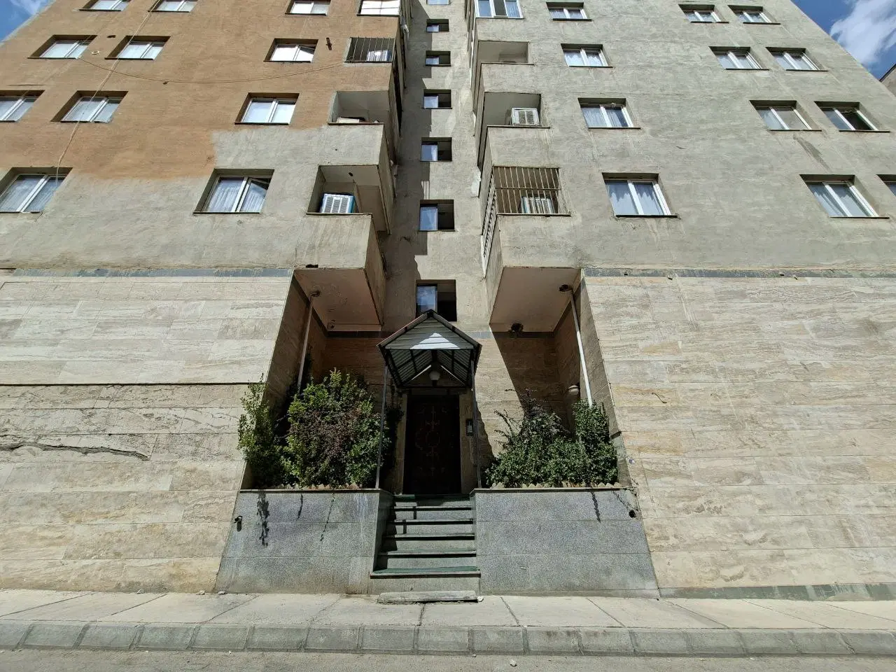 آپارتمان ۲ خوابه