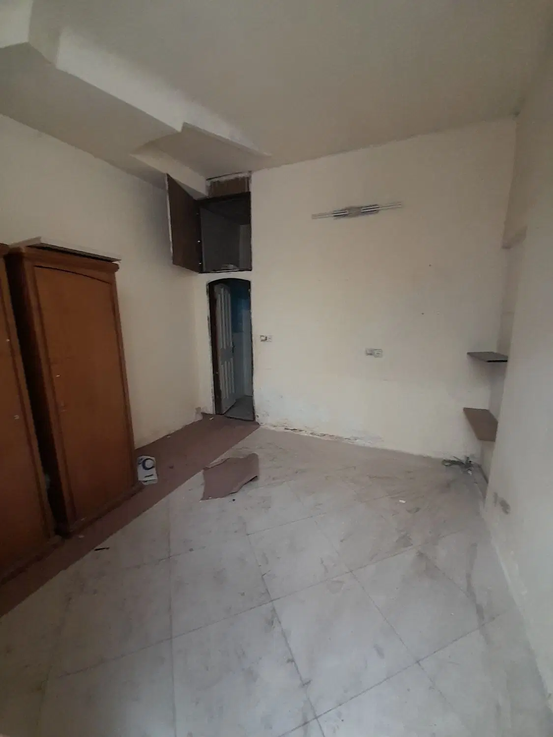 انباری ۱۵ متری رهن اجاره
