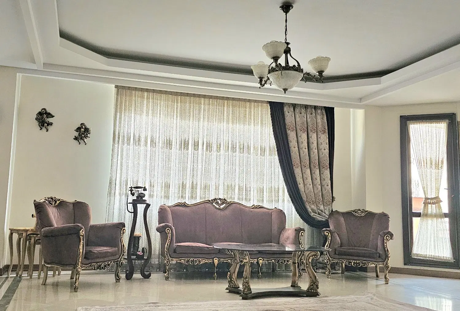 ۱۱۷ متر_سروستان ها