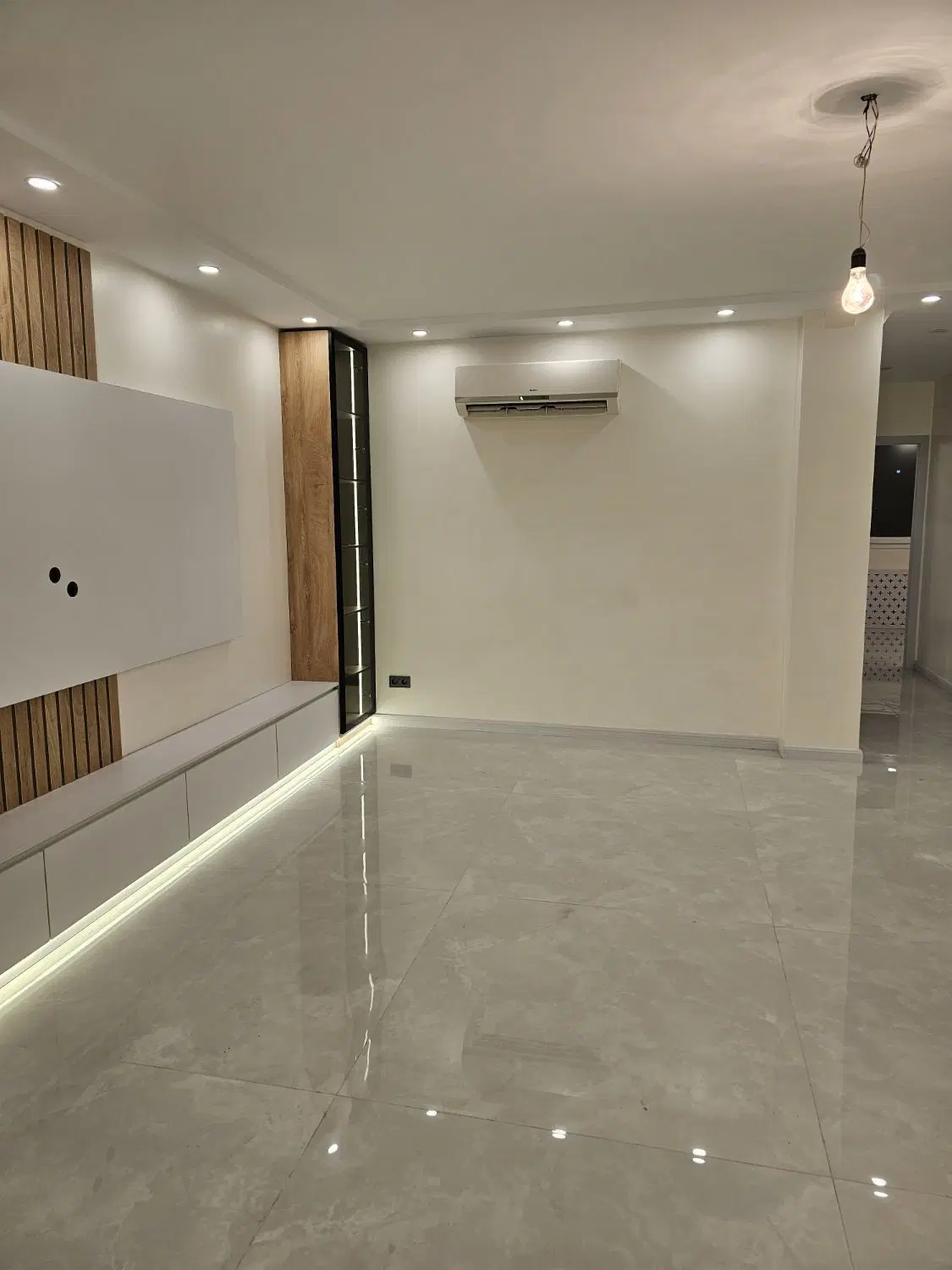 سعادت آباد ۱۳۴ متر فرعی دنج (۲ پارکینگ سندی)
