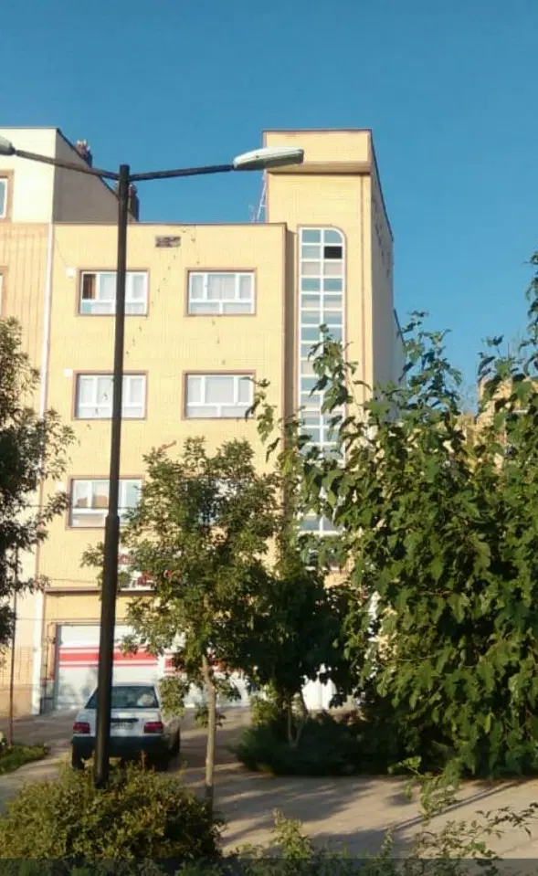 فروش تجاری اداری در سه طبقه گلکوب
