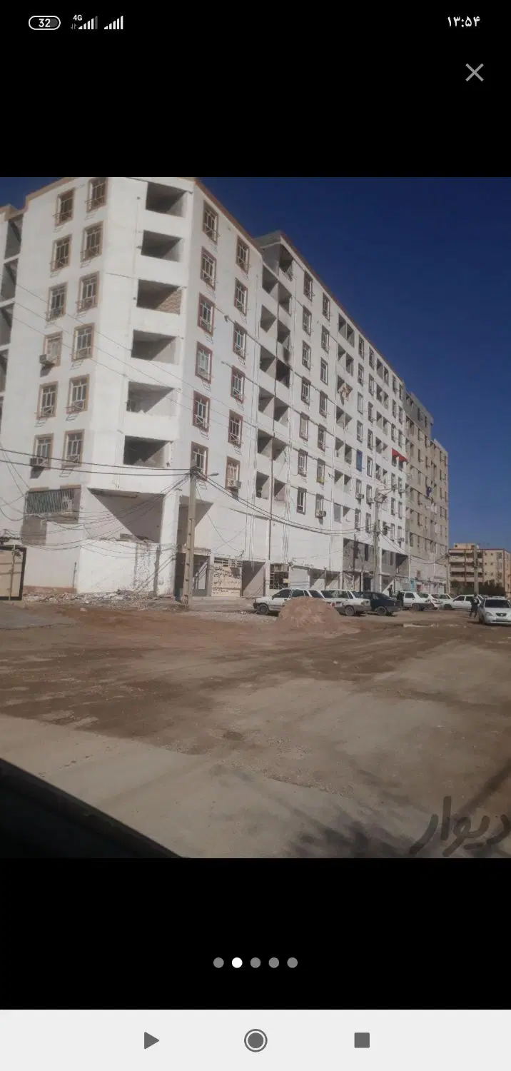 مغازه بالکن دار