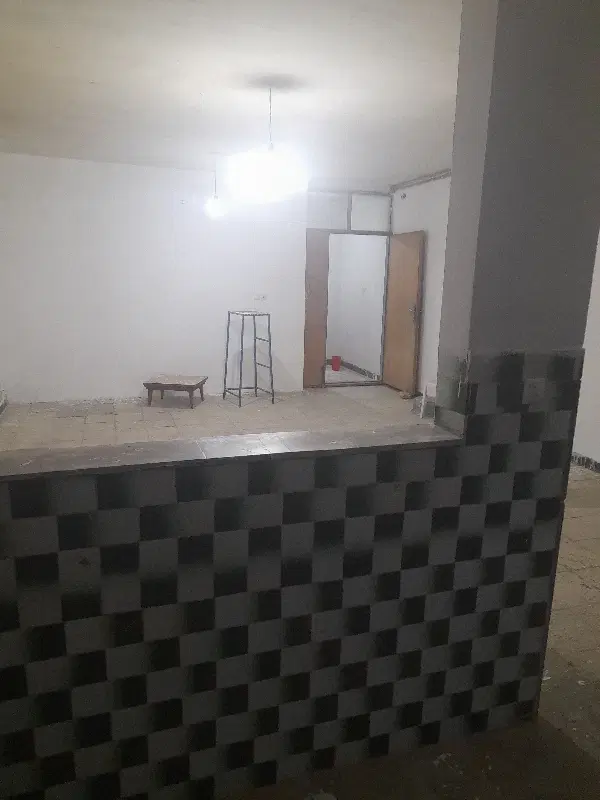 یک زیرزمین اجاره داده میشود