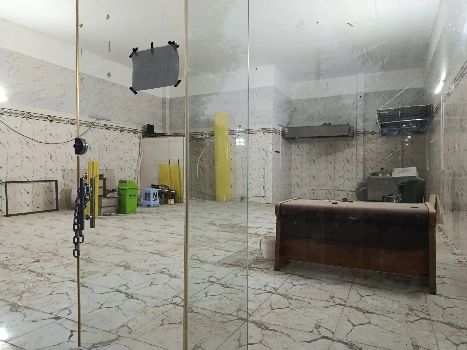 اجاره مغازه 100متری دو دهنه بهداشتی