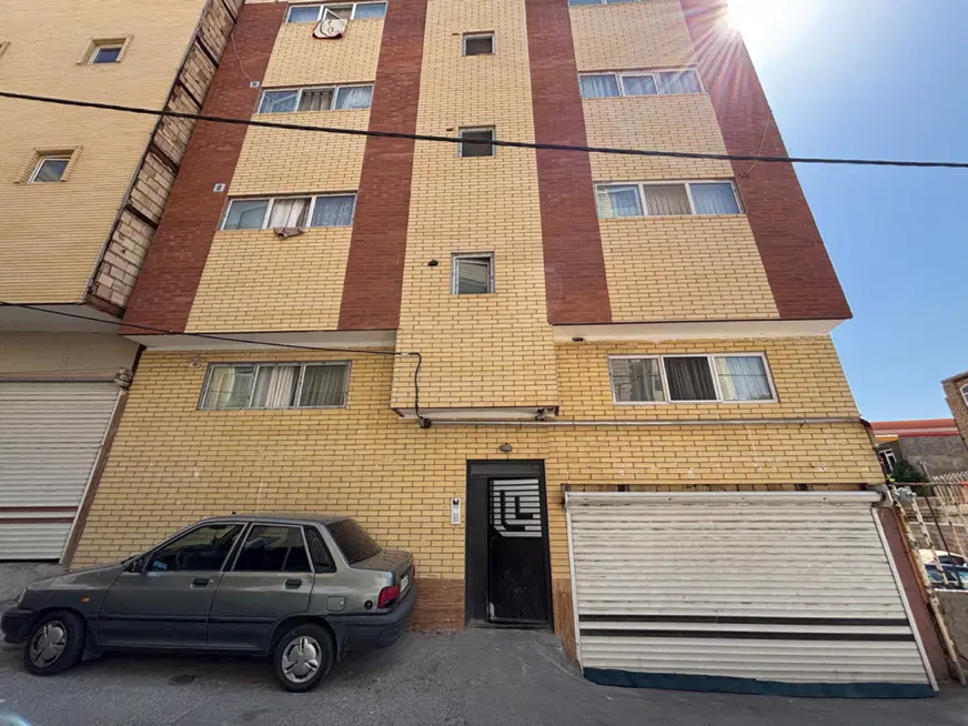 ۷۶ متر ۲ خواب ، طبقه اول، پارکینگ و آسانسور