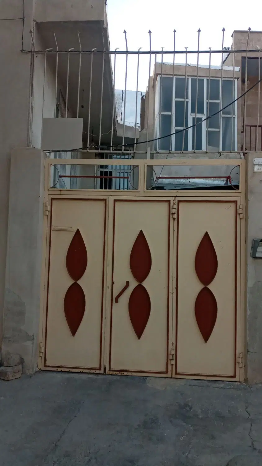 خانه صد متری