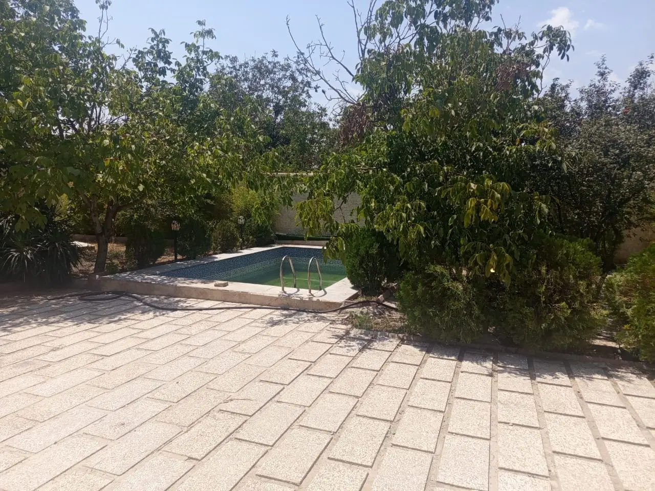کردان خیابان دهکده ۶۰۰ متر ویلا