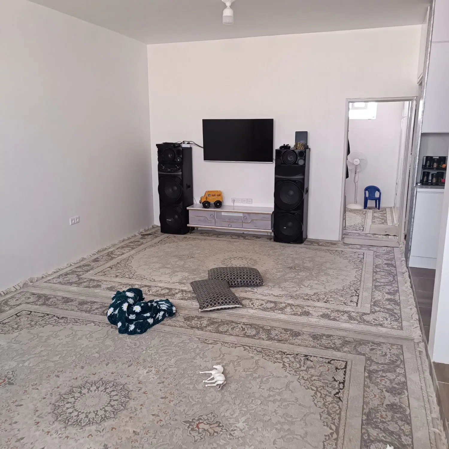 خانه سه واحدی دو طبقه شهرک پرواز  لاله ۲۳