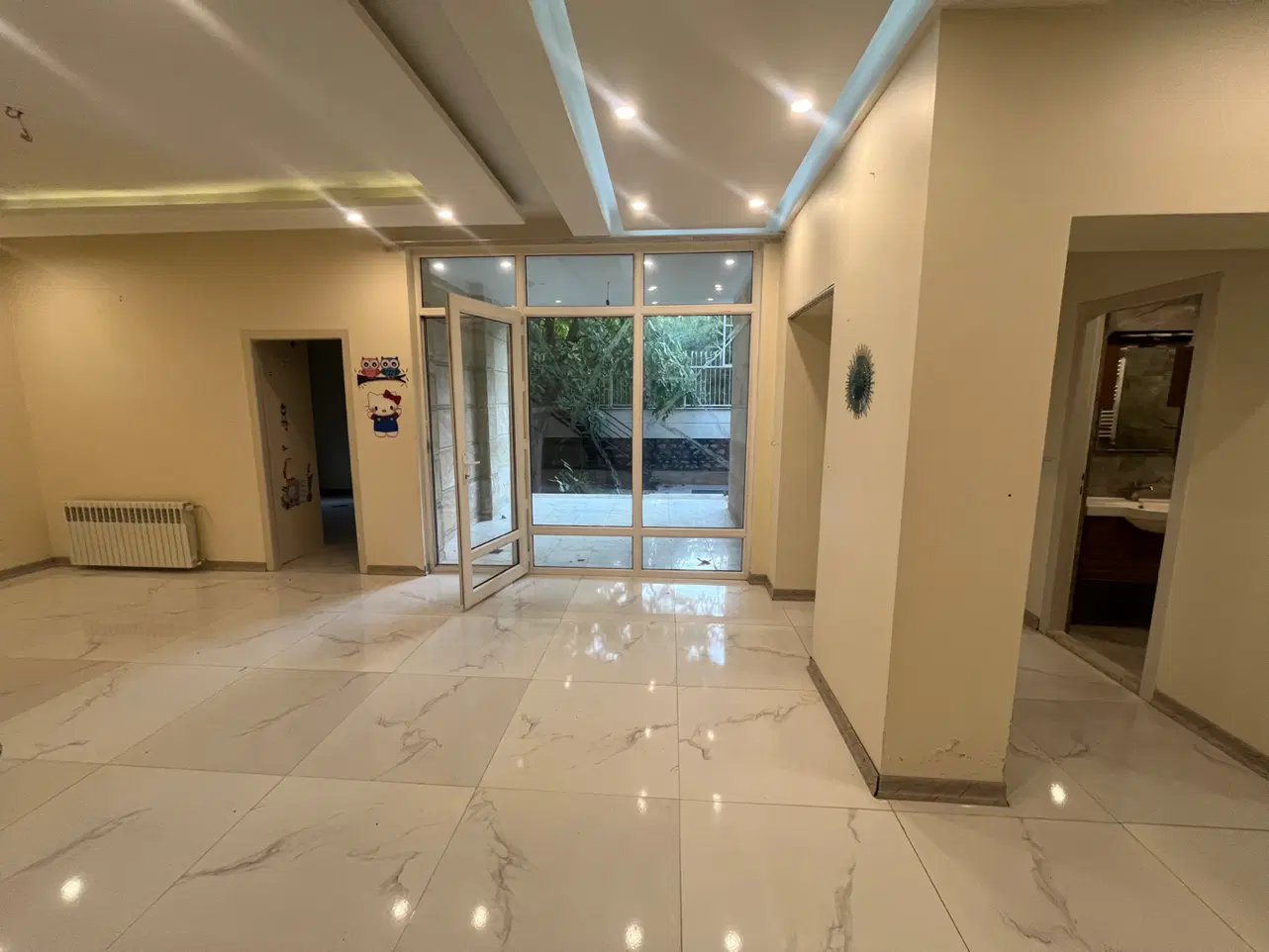 اجاره واحد مسکونی دربستی و حیاط دار