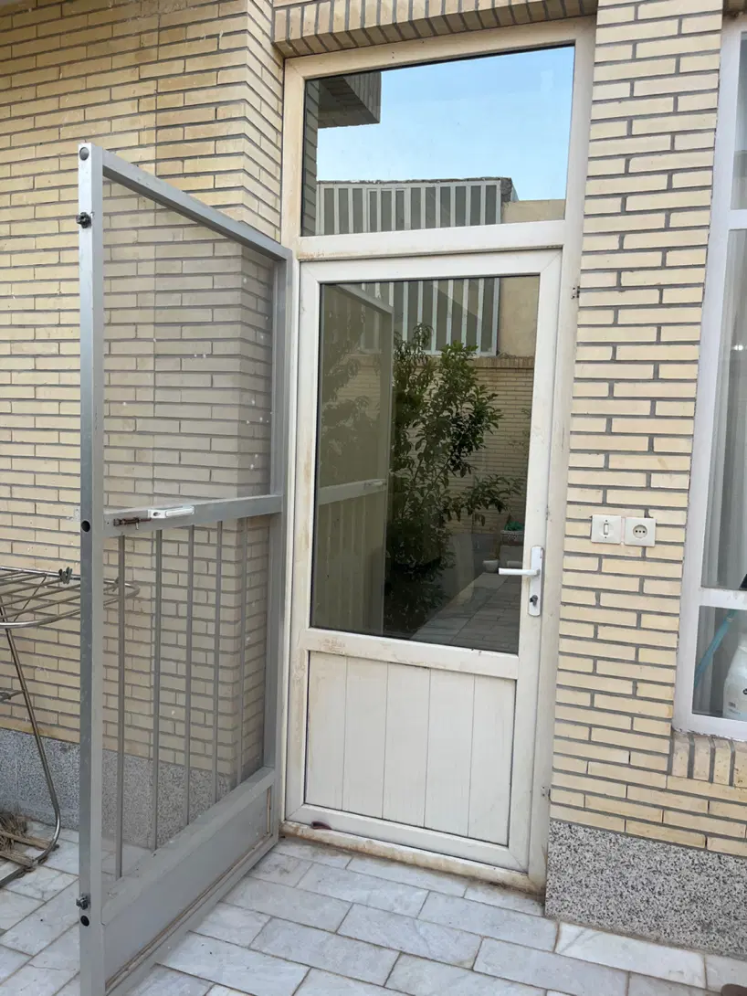 طبقه بالا اجاره ای