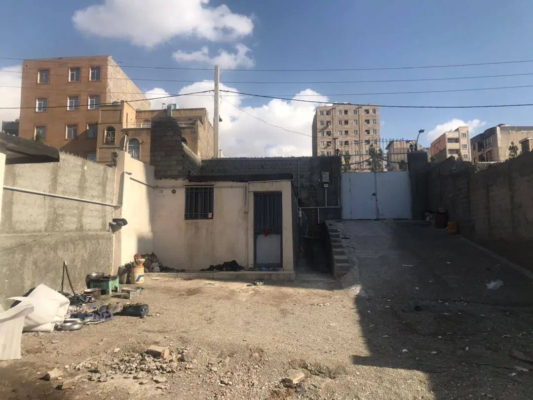 چهار صد متر چهار دیواری در بومهن