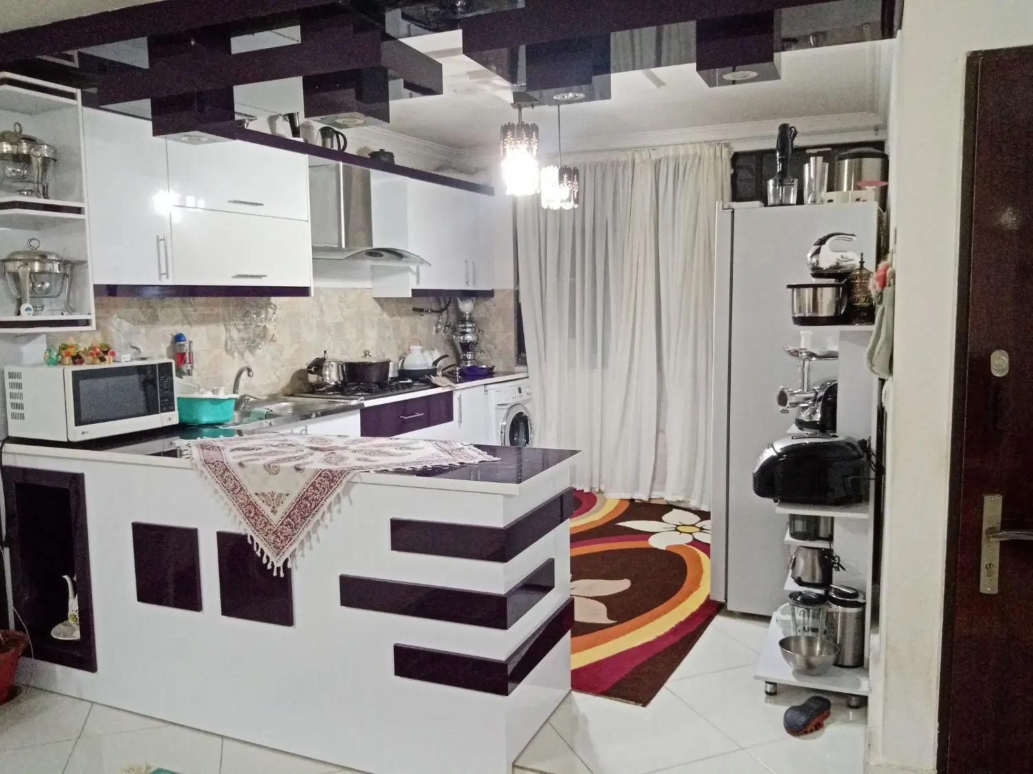 اپارتمان ۹۰ متری دو خواب