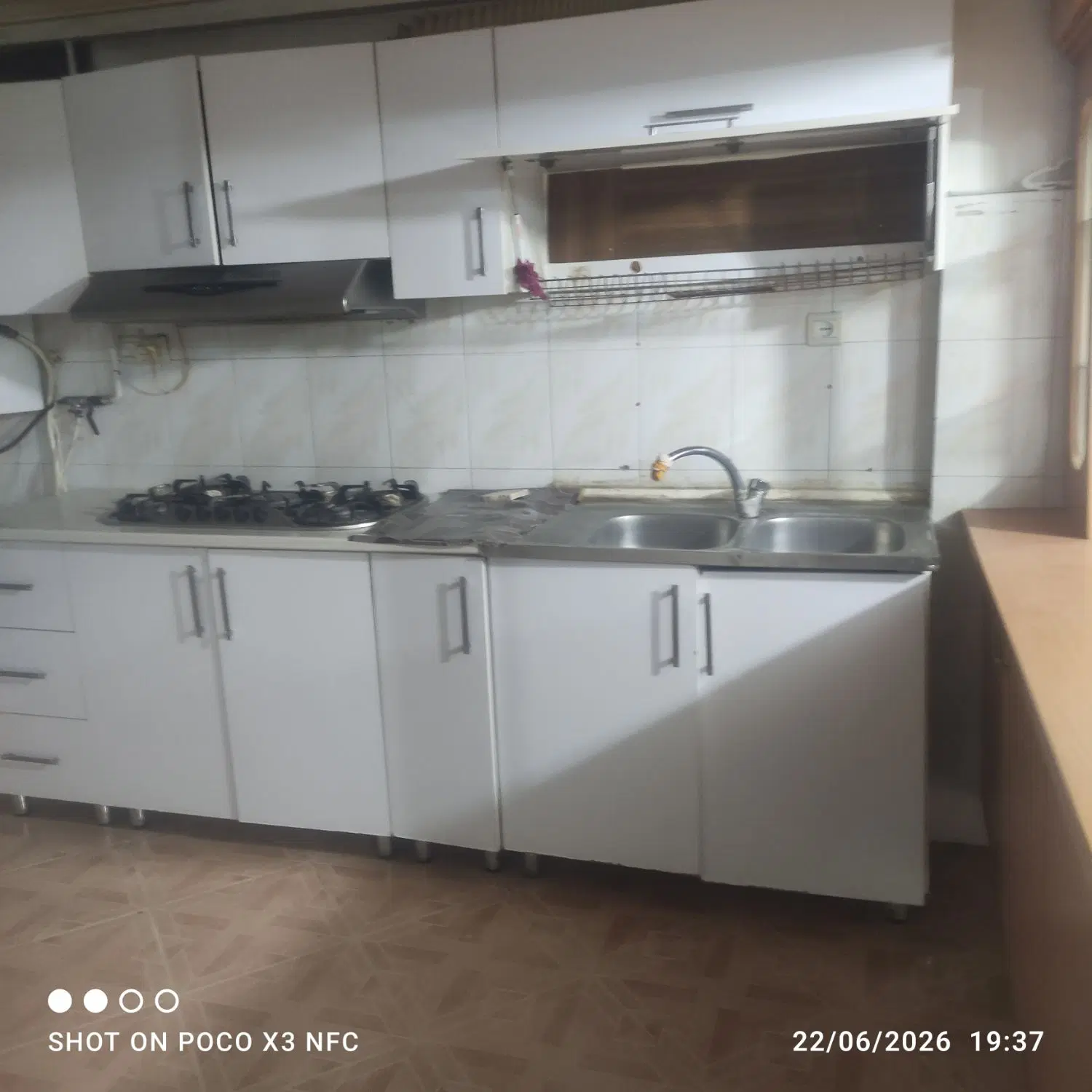 یک واحد 180متری3حواب پارکینگ اسانسور