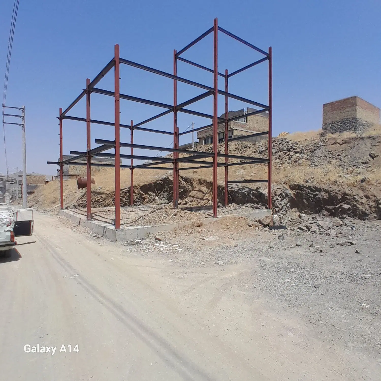 خانه نیمه کاره آساوله