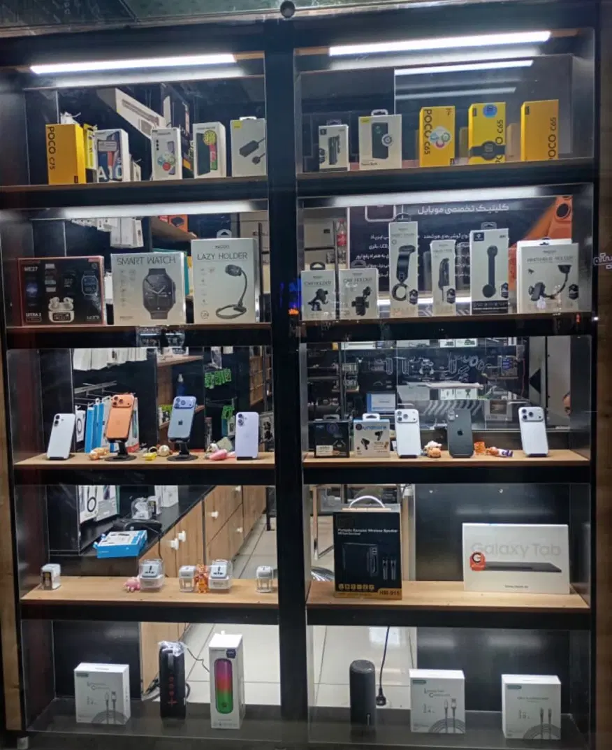 ویترین موبایل و لوازم جانبی