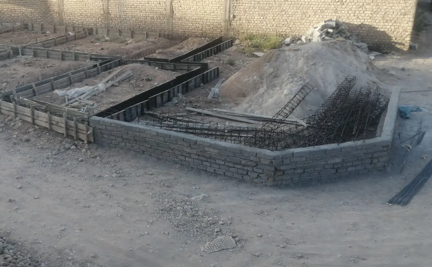 زمین جهت ساخت انبار مواد غذایی