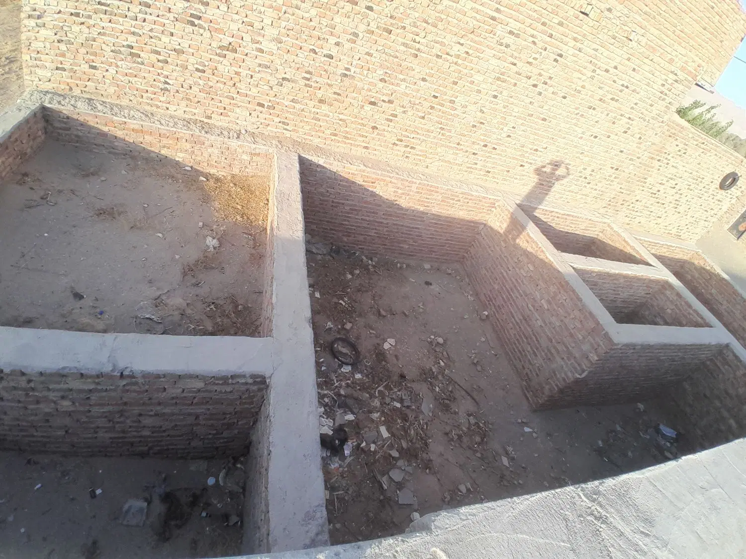 زمین ۱۸۰متر
