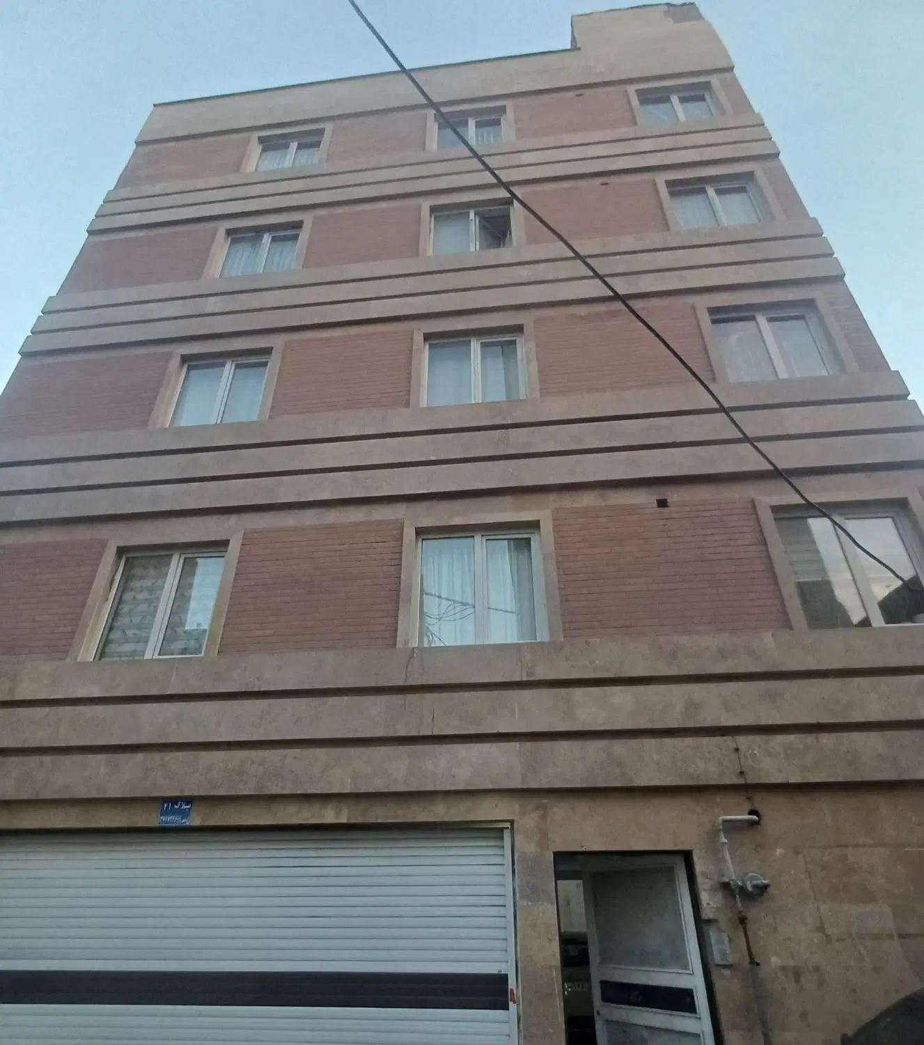آپارتمان نوساز طبقه دوم  از چهارم.