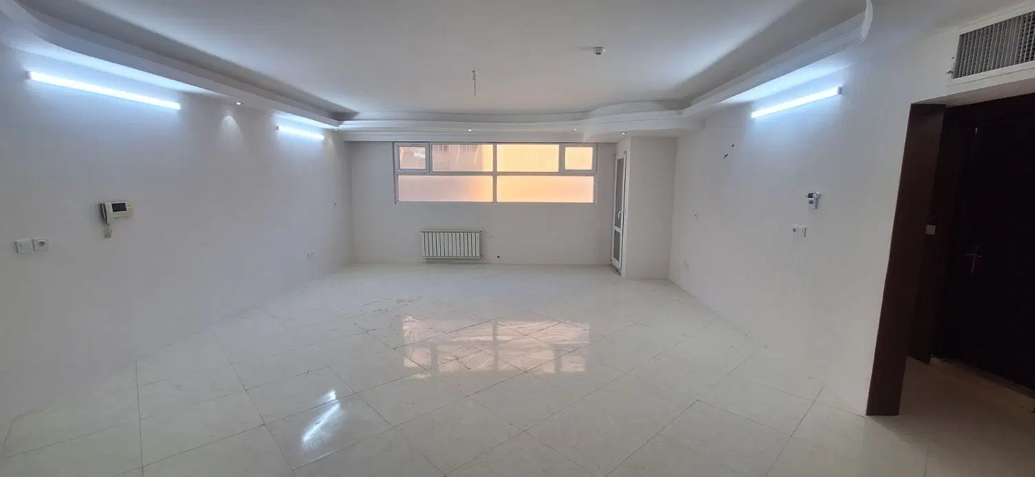اپارتمان . ۱۲۲ متر . ششدانگ