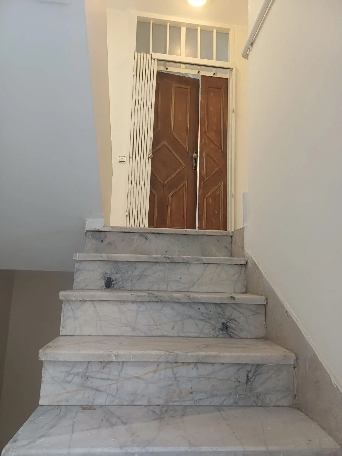 ابارتمان ۶۰ متری غرب تهران
