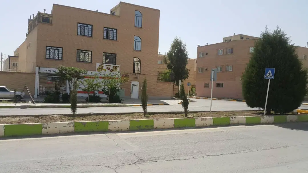 اجاره مغازه ۱۵ متری بهارستان خیابان ایثار