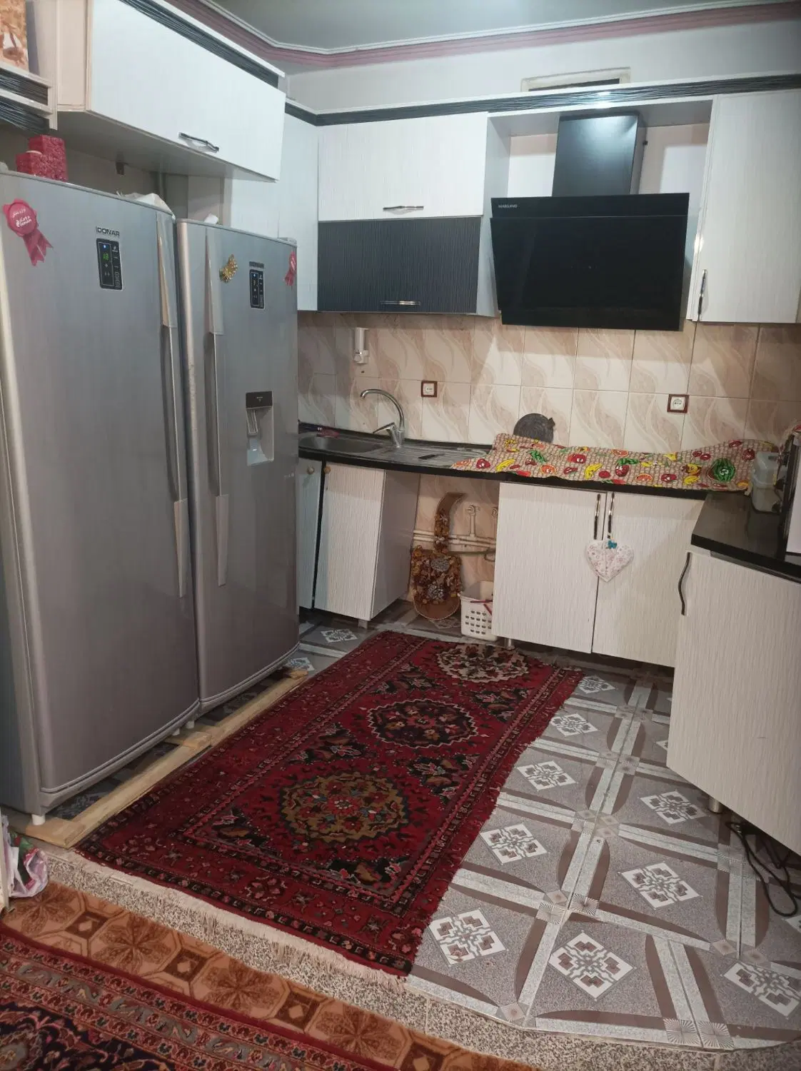 آپارتمان سه طبقه با پارکینگ