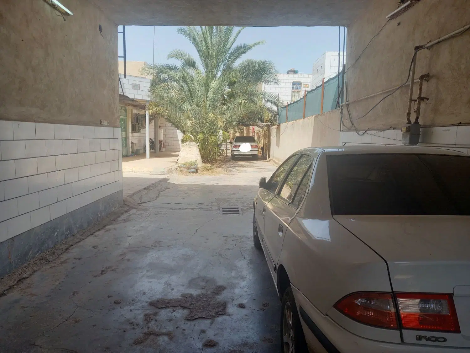منزل ویلایی به مساحت تقریبا‌(۱۰۰۰متر)