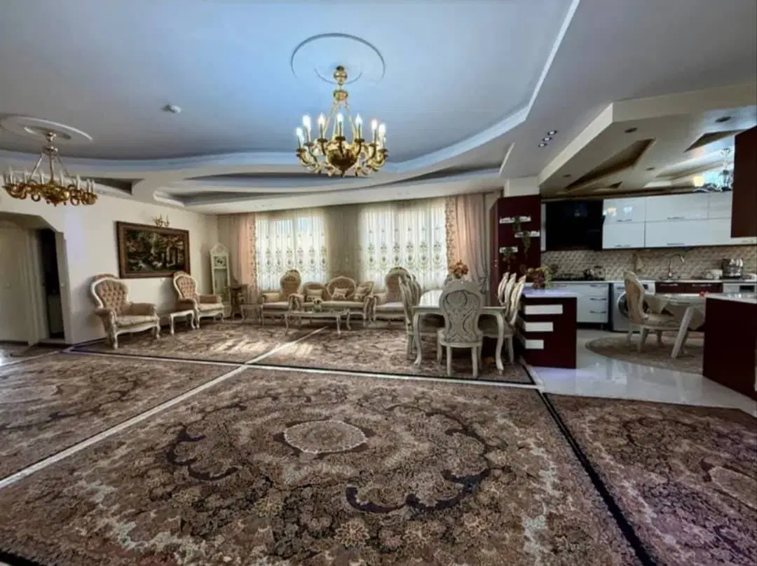 آپارتمان ۱۶۲ متری - سه خوابه -دوپارکینگ خوش نقشه