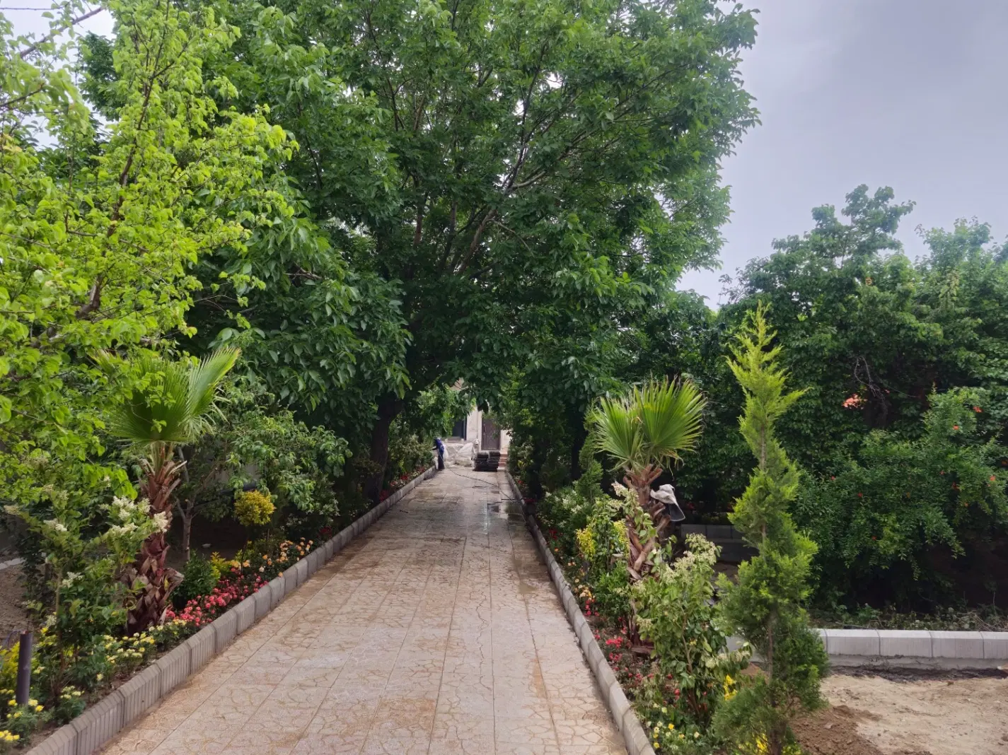 باغ ویلا ۱۲۵۰ متری سند شش دانگ