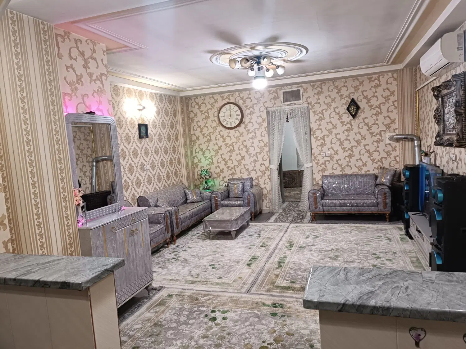 آپارتمان ۶۰متری هر طبقه دو واحد کلا چهار واحد