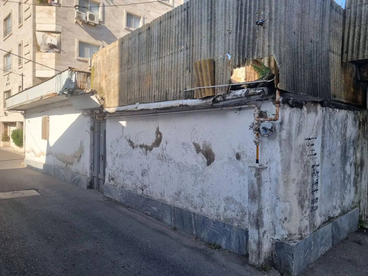 خانه ویلایی دو نبش خیابان تختی