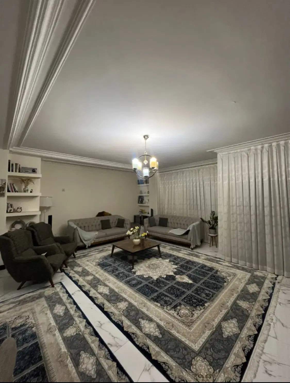 فروش آپارتمان ۱۴۰ متری در محله اوزی‌ها