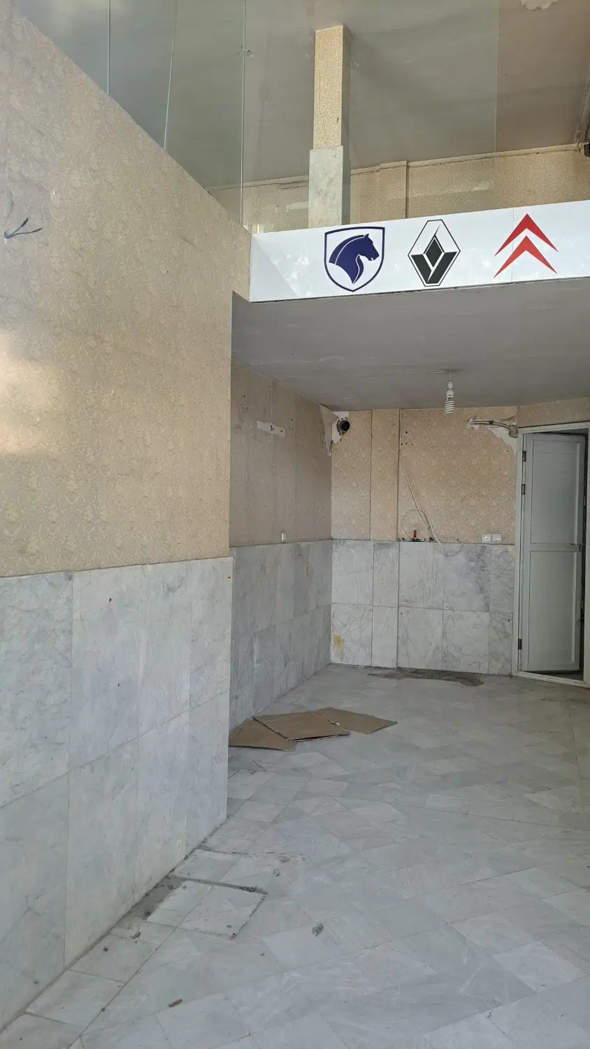 مغازه اجاره و رهن با بالکن  خ امام رضا ۴۸