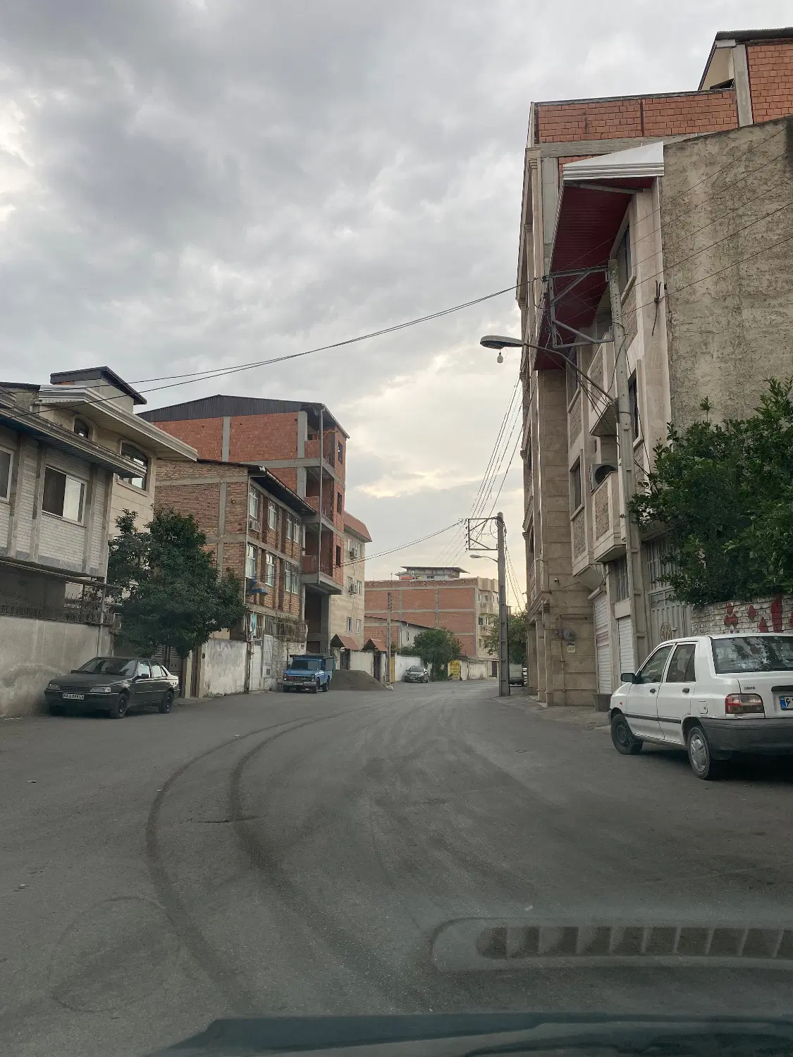 ملک دو‌نبش ۳۶۰متر با سه واحد خونه