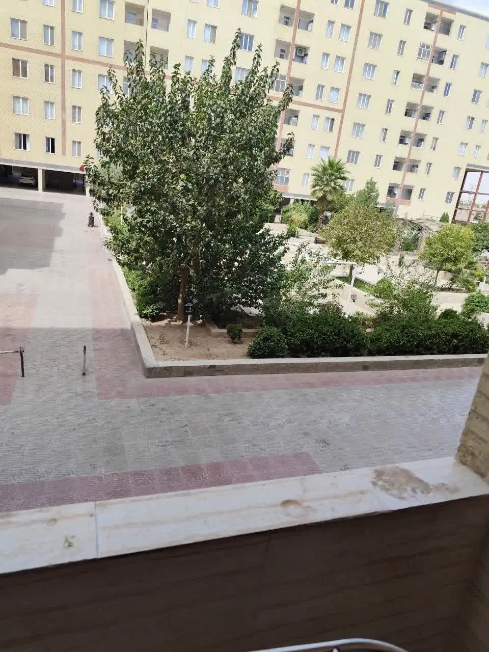 آپارتمان 97 متری آسمان آزادشهر