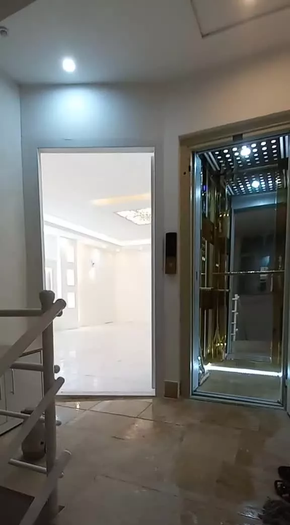اپارتمان۱۲۵متری تخلیه وکلیدنخورده پارکینگ اسانسور