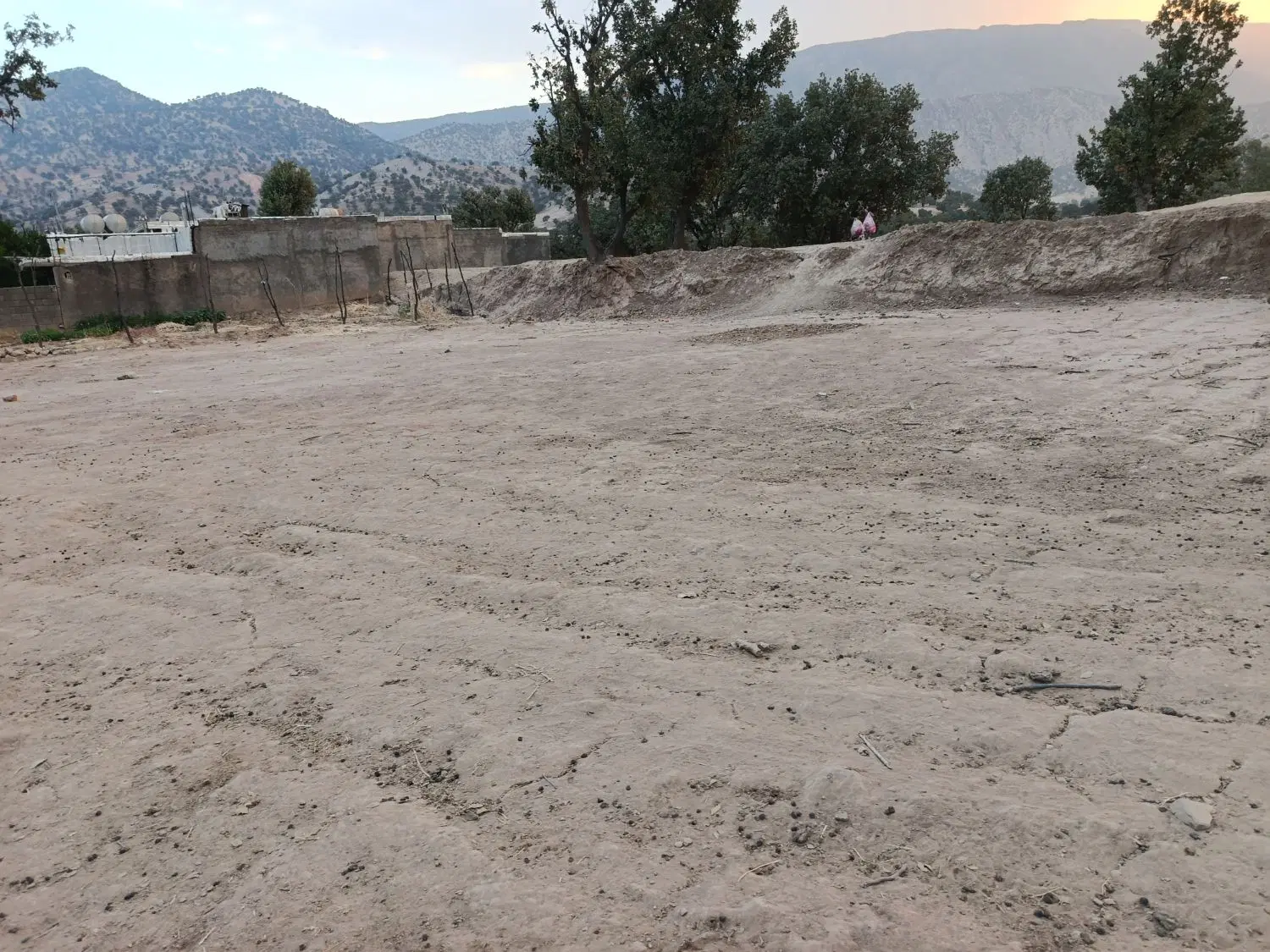 زمین خاکبرداری شده