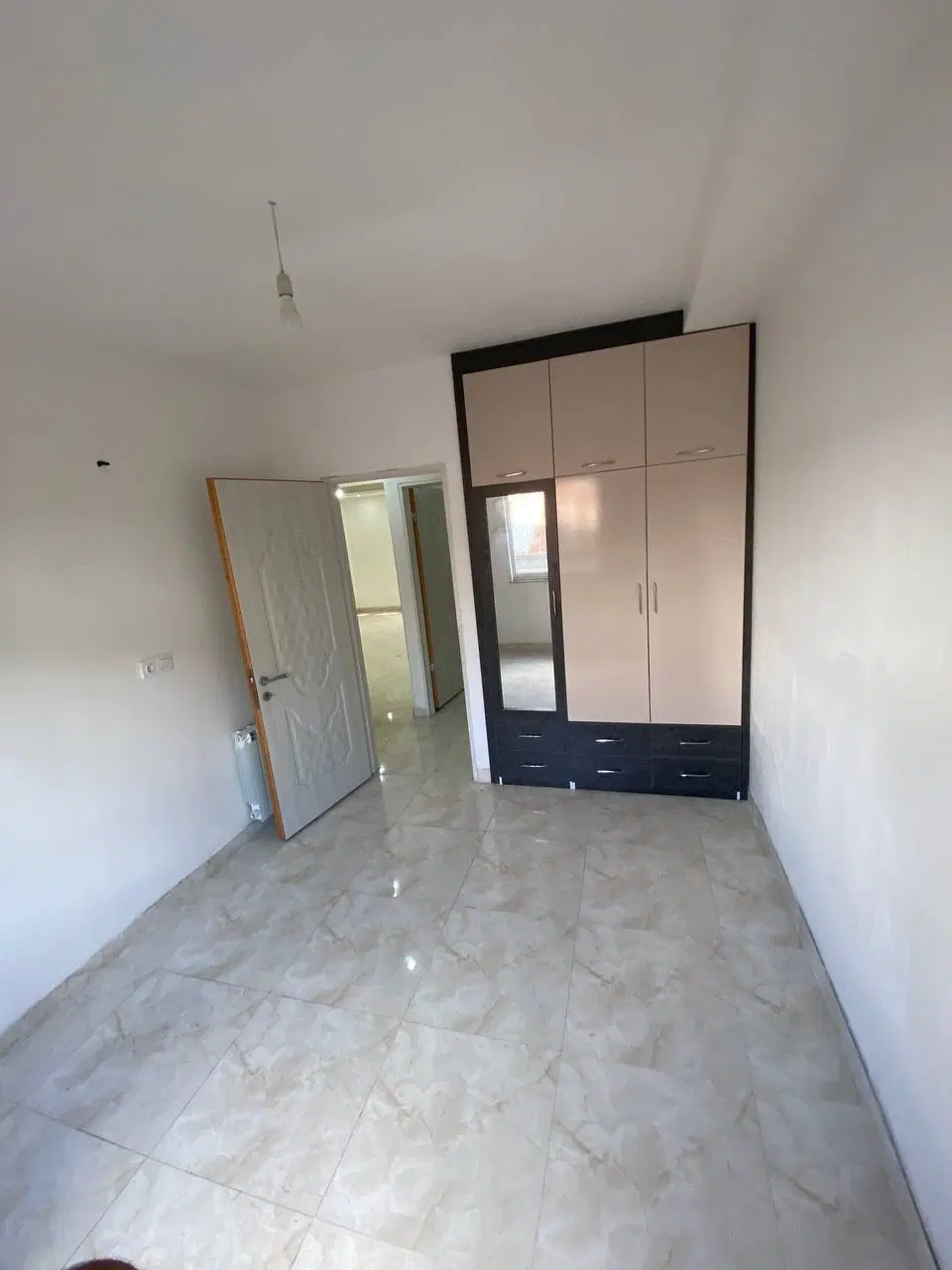 اجاره آپارتمان ۹۰ متری در (استقامت یک)