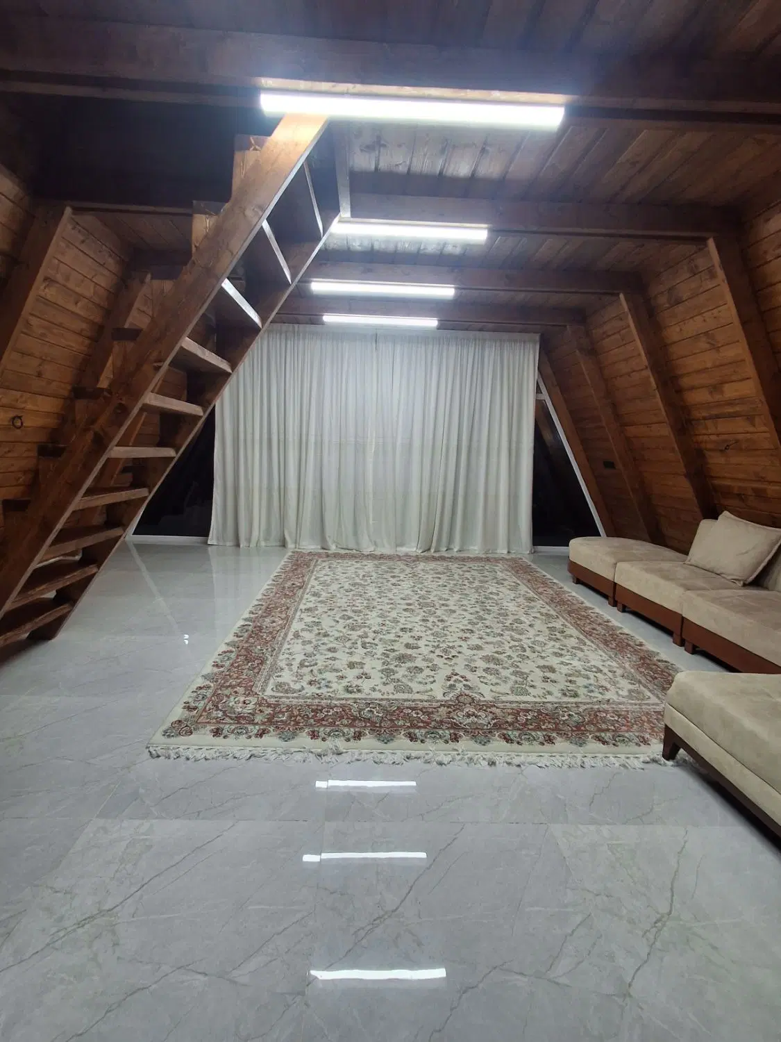 کلبه سوئیسی درکچا