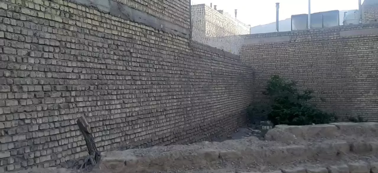 زمین مسکونی سنددار اشترجان بر خیابان