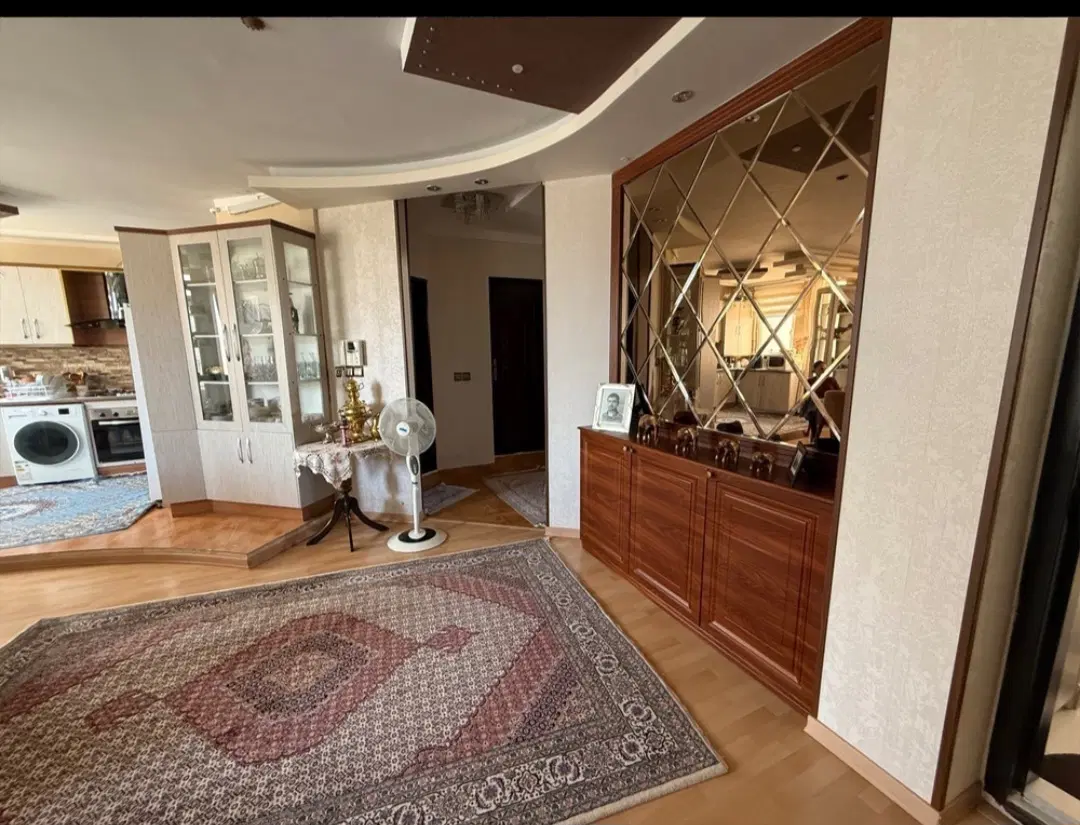 واحد کارشناسان نگین