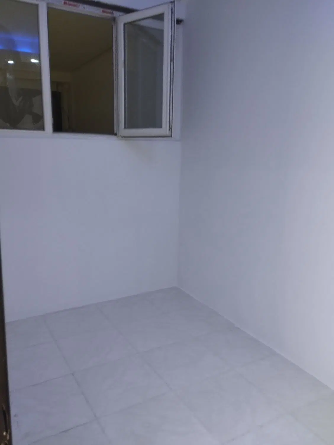 80 متری همکف ناصرخسرو جنوبی_ 20 متر حیاط اختصاصی
