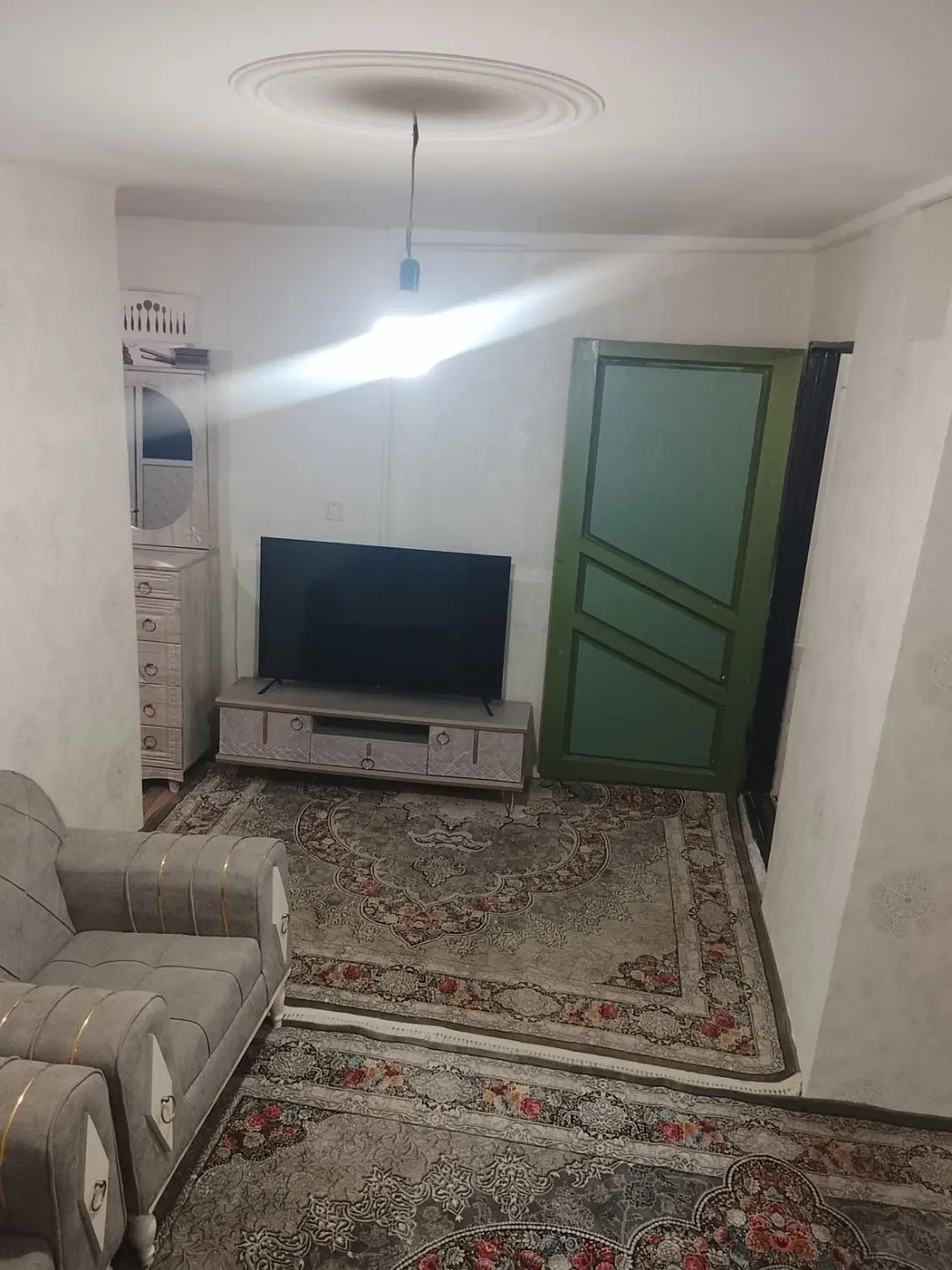 زیر زمین (زیر هم کف )