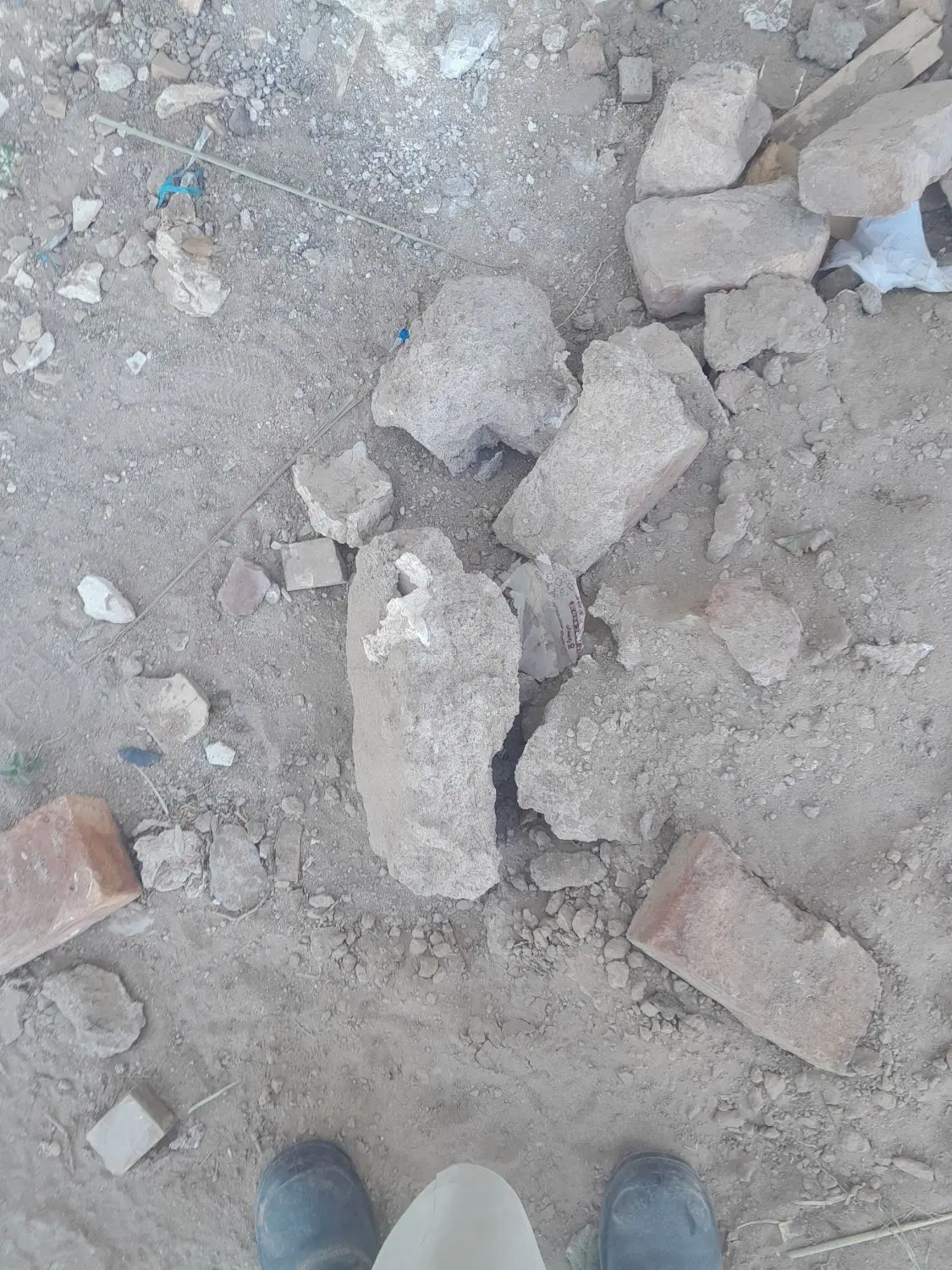 زمین در شکاری ب متراژ ۳۰۰ متر