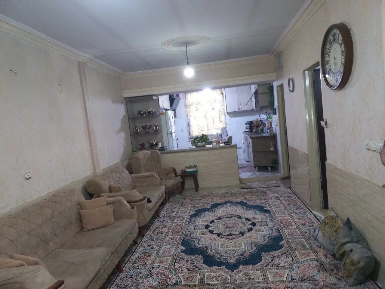 واحد ۷۵ متری دو خواب پارکینگ دار