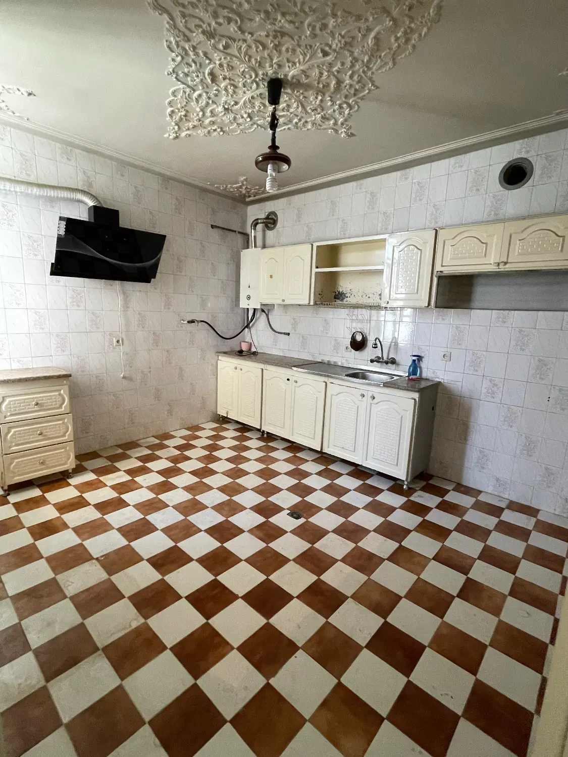 آپارتمان فرانسوی ساز، گلدشت معالی آباد