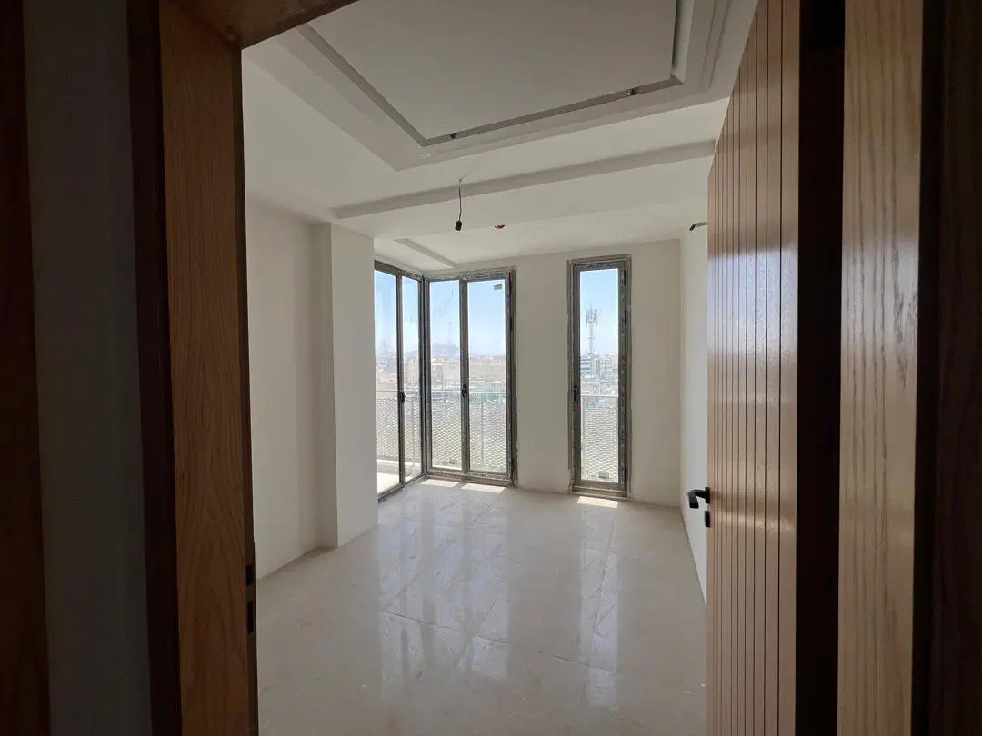 آپارتمان ۱۰۷ متری نوساز دوخوابه جنوبی